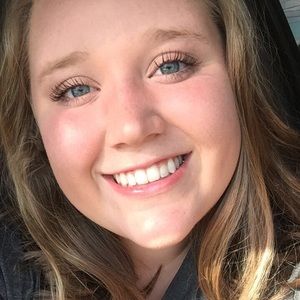 Meet your Posher, Devin